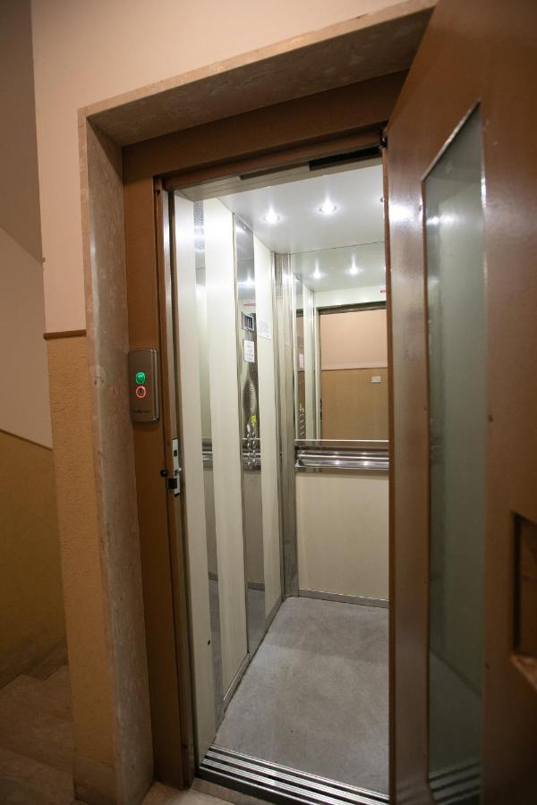 Mirea'S Rooms Ascoli Piceno Exteriör bild